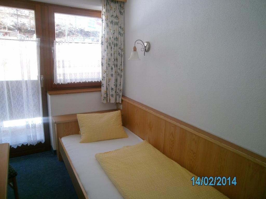 Gaestehaus Hirschenhof Sölden Habitación foto