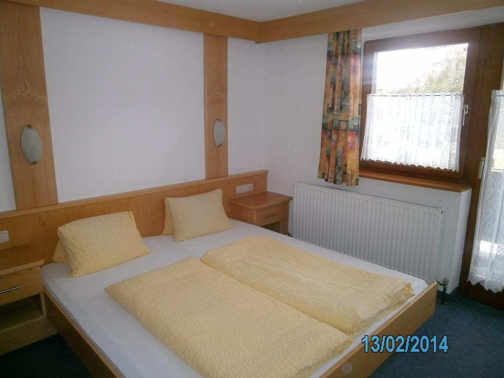 Gaestehaus Hirschenhof Sölden Habitación foto